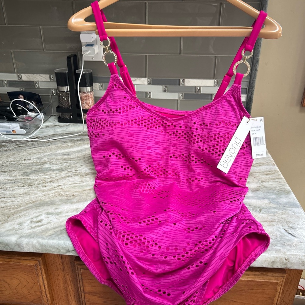 Woman’s Beyond Control Pink Underwire  Sz 14 NWT Slimming One Piece New Ecru